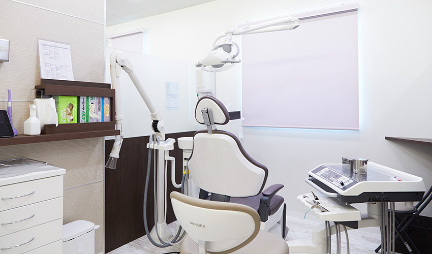エメラルド歯科クリニック 診療室内を含む写真