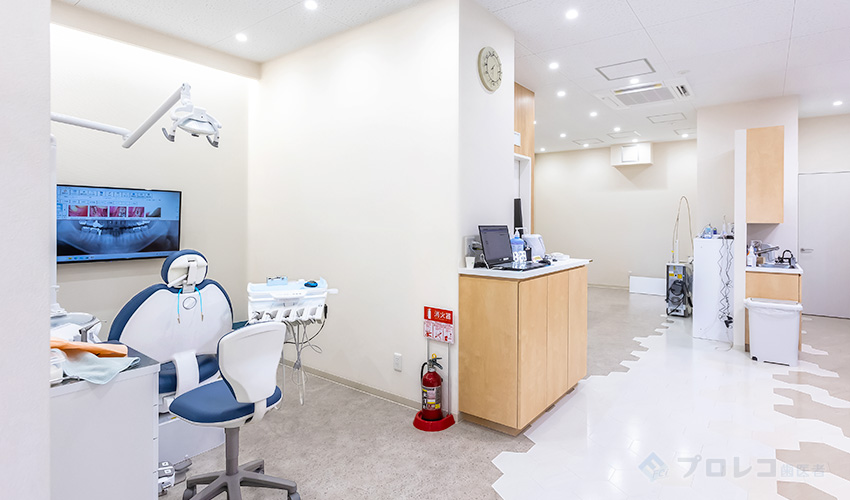 松戸アデル歯科 診療室内を含む写真