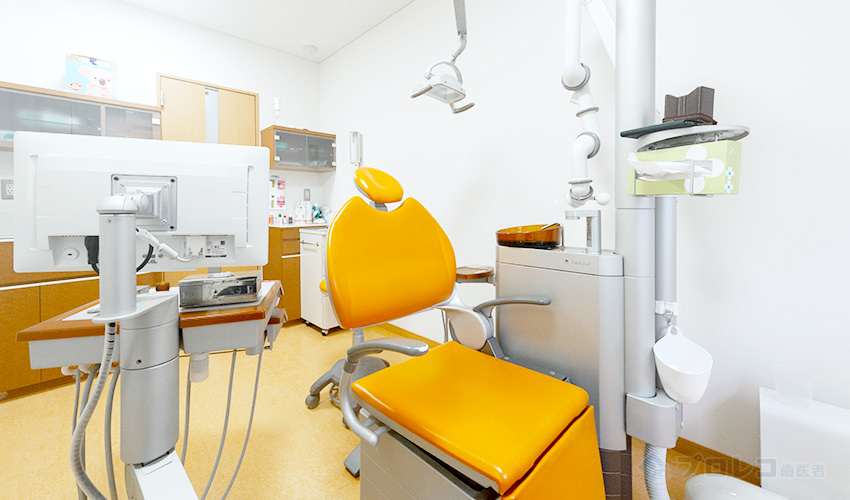 緑ヶ丘歯科クリニック 診療室内を含む写真