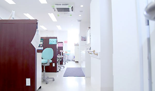 医療法人社団もりした歯科医院 診療室内を含む写真