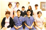 ラベンダー歯科クリニック 集合写真　　先生が常時2人広島市内より来ています