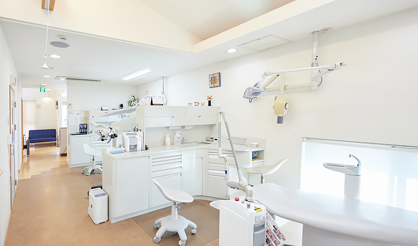 医療法人悠歯会 ニシカワ歯科 診療室内を含む写真